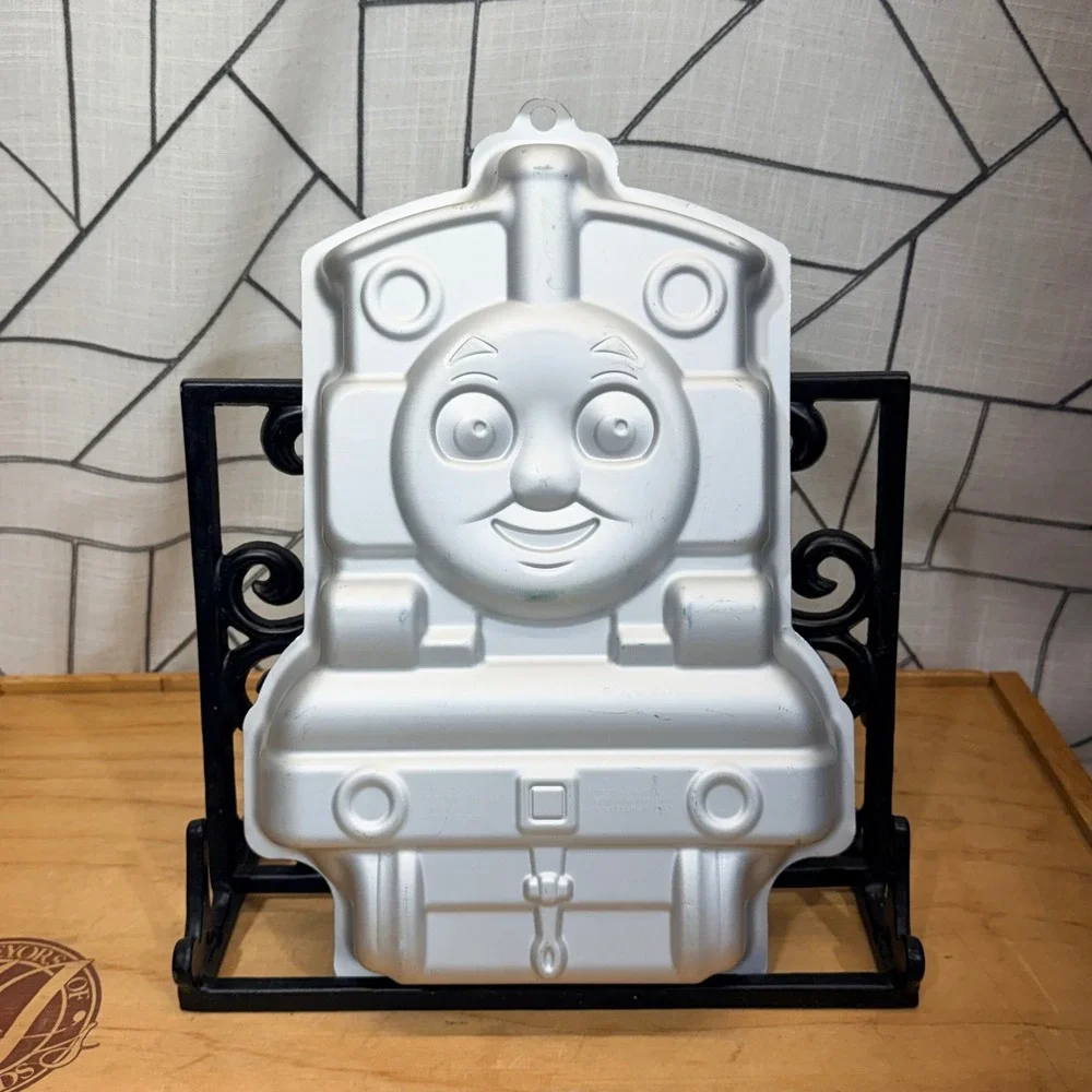 Wilton Thomas & Friends Cake Pan 13.5in Silver Aluminum Character Mold 2105-4242